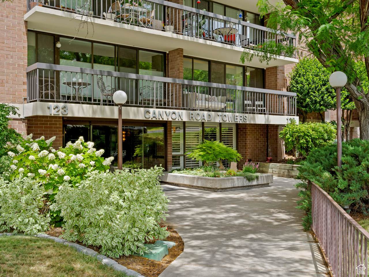 123 2ND Ave - Photo 1