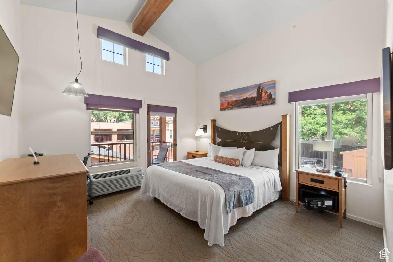 212 100 WEST 200 - Photo 1