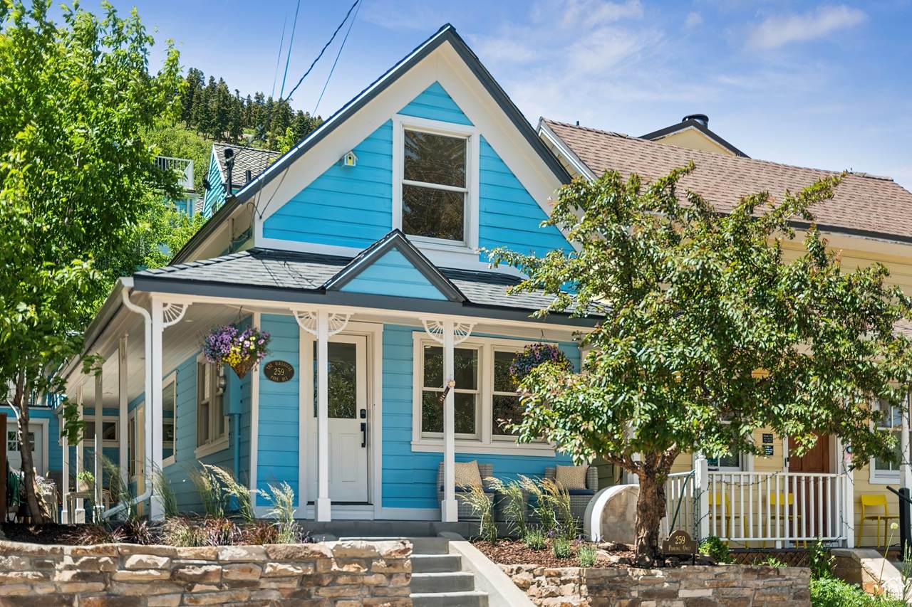 259 Park Ave - Photo 1