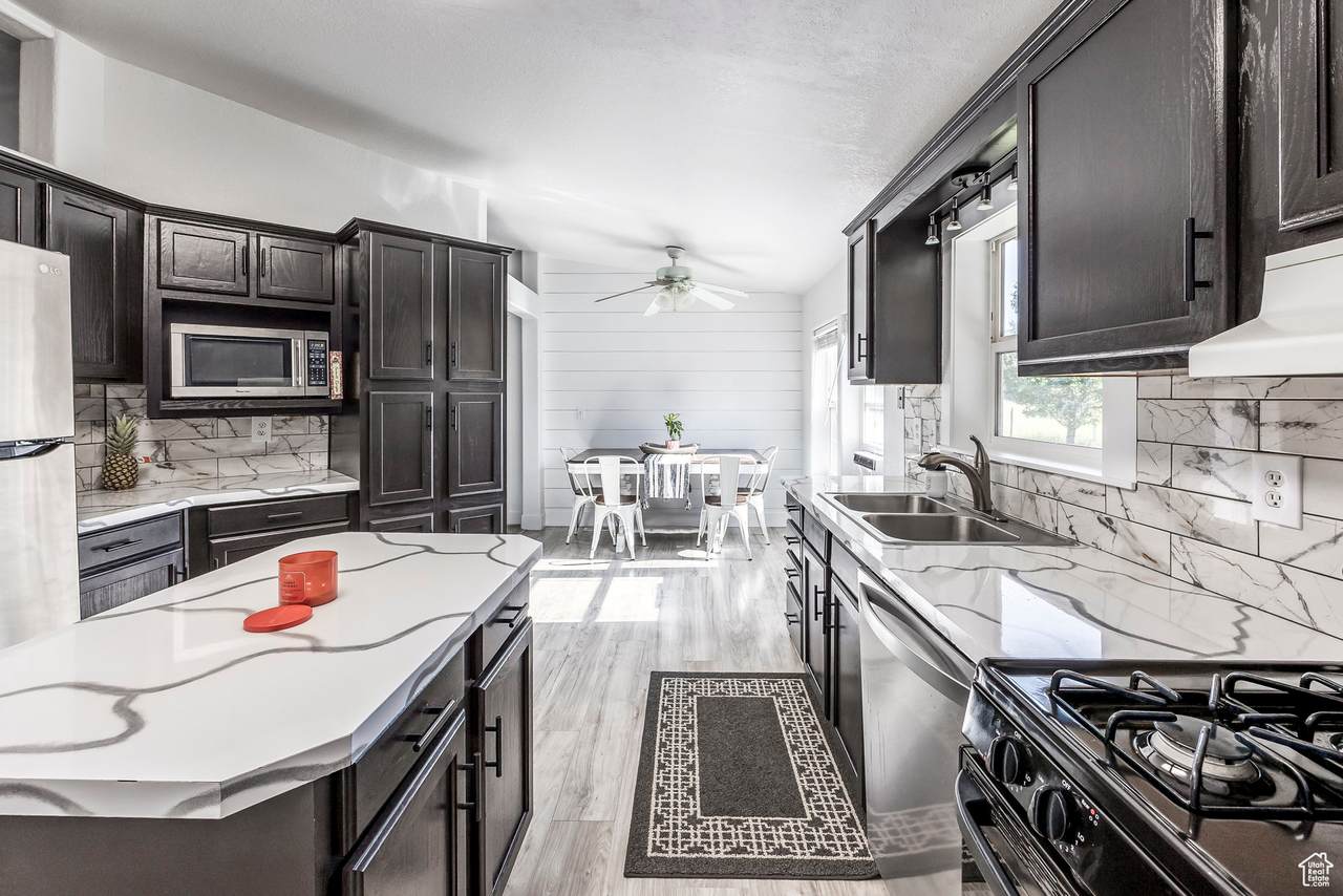 2618 Willow Way - Photo 1