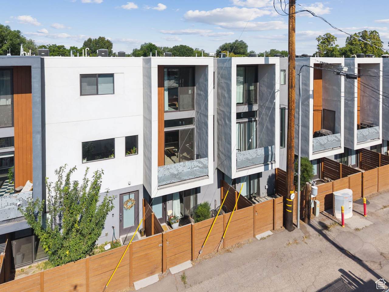 15 Kensington Ave - Photo 1