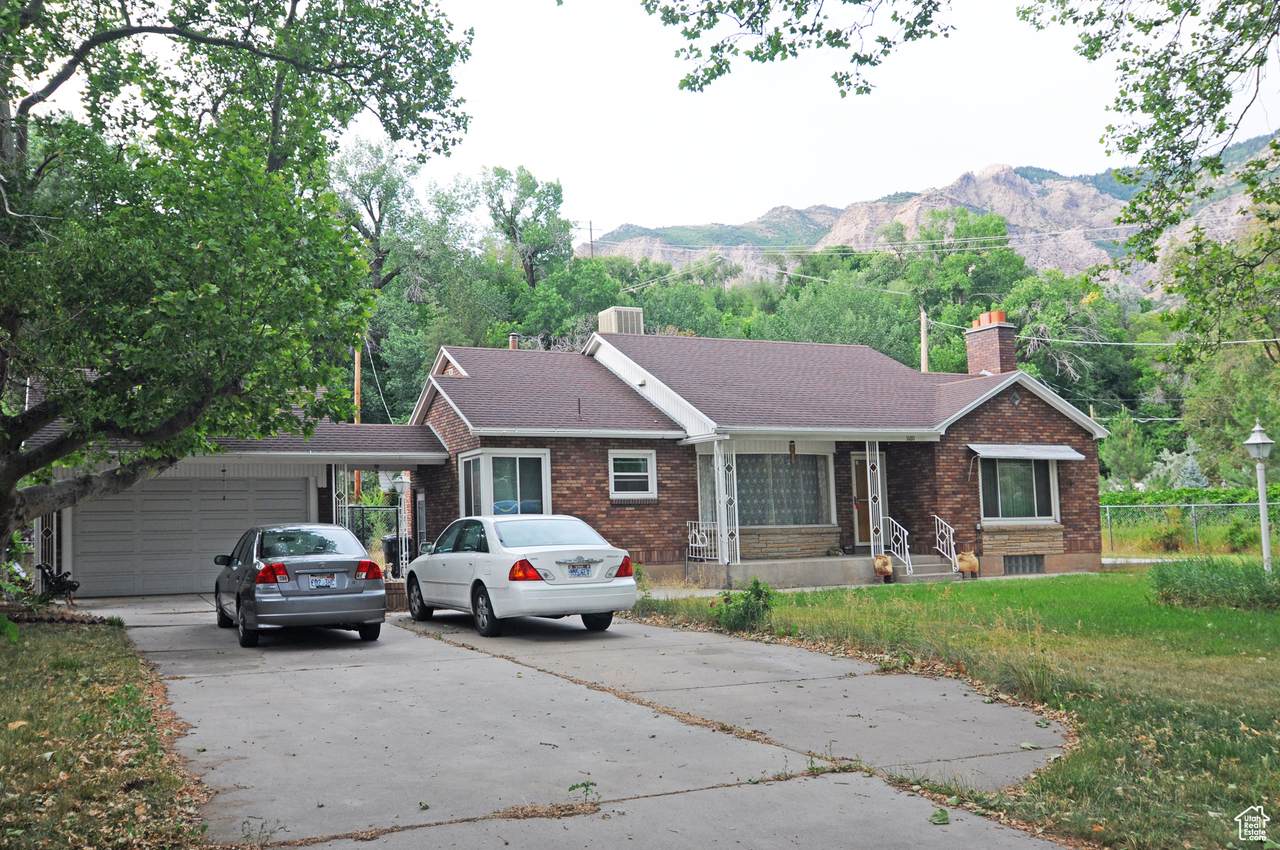 1160 12TH St - Photo 1