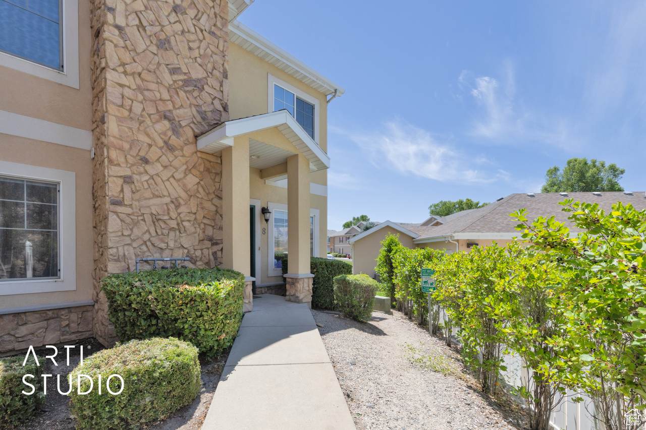 1068 Canyon Meadow Dr - Photo 1