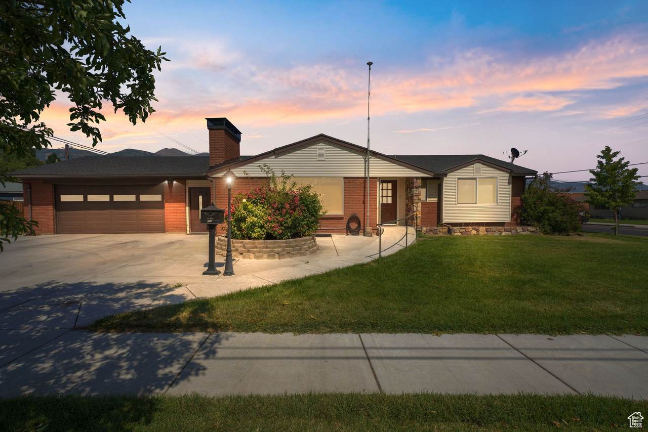 195 Center St - Photo 1