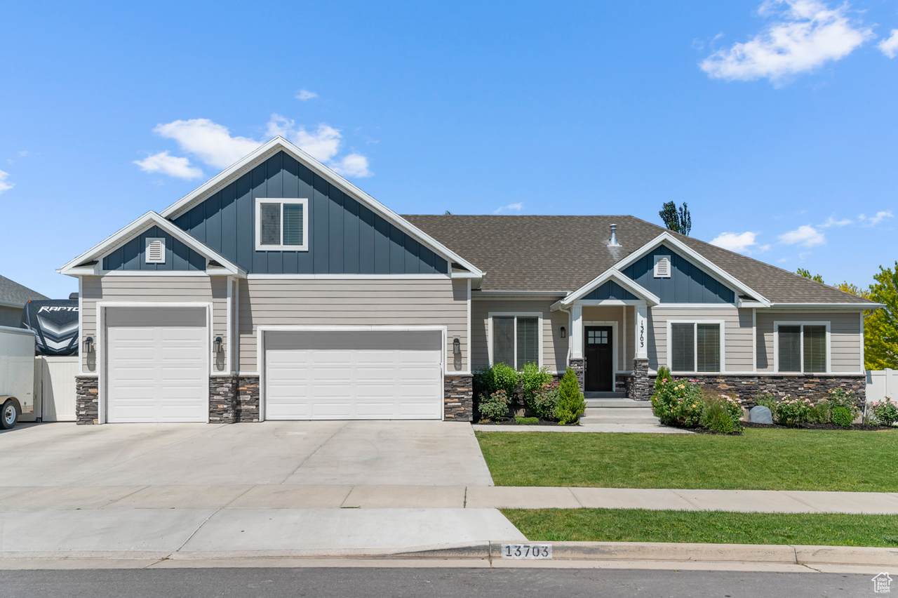 13703 Blayde Dr - Photo 1