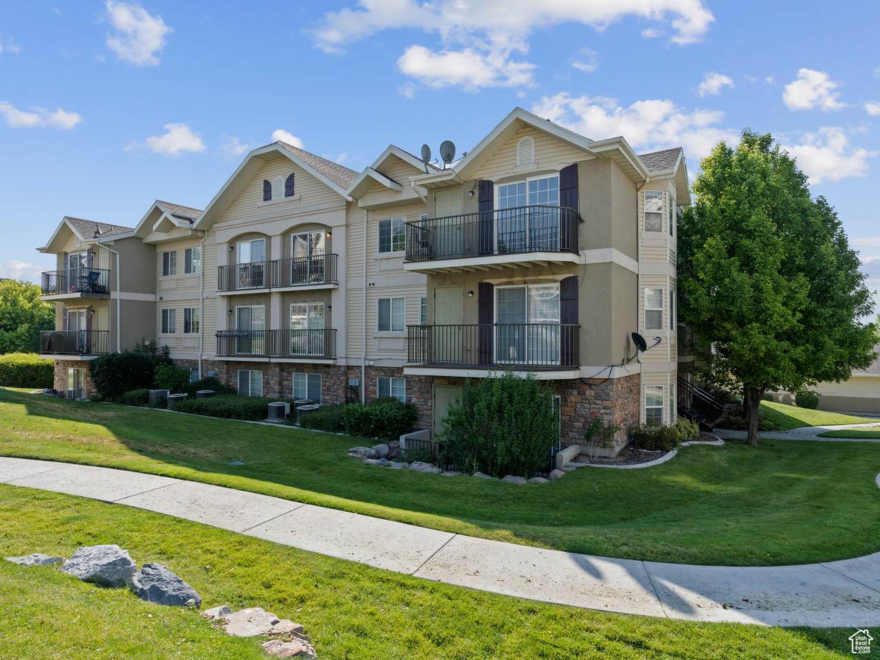 2119 Aurora Way - Photo 1