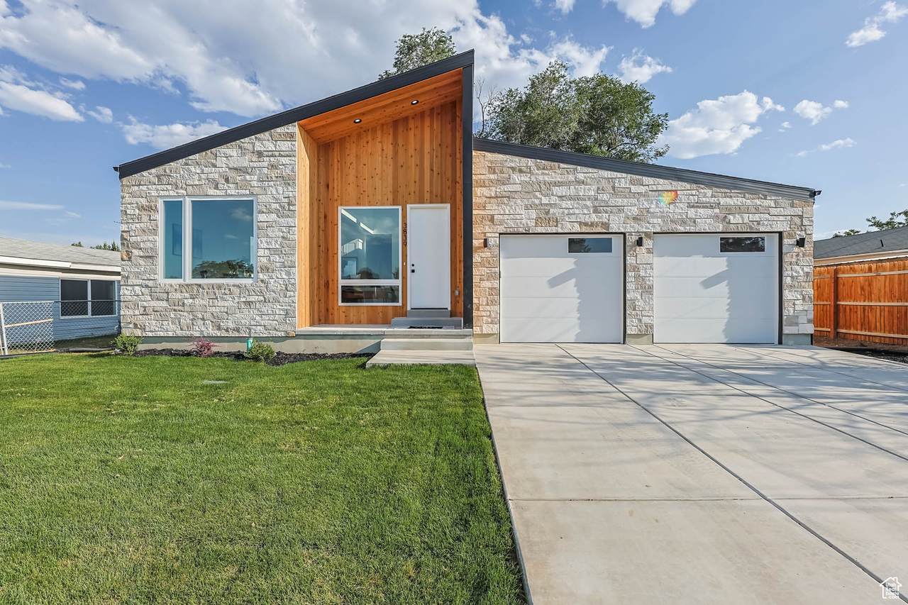 3839 Saddler Dr - Photo 1