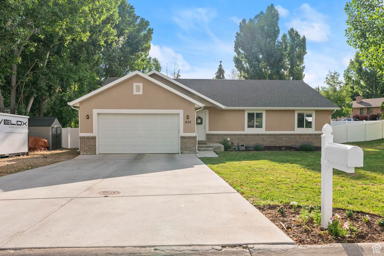 1235 Valley Hills Blvd - Photo 1