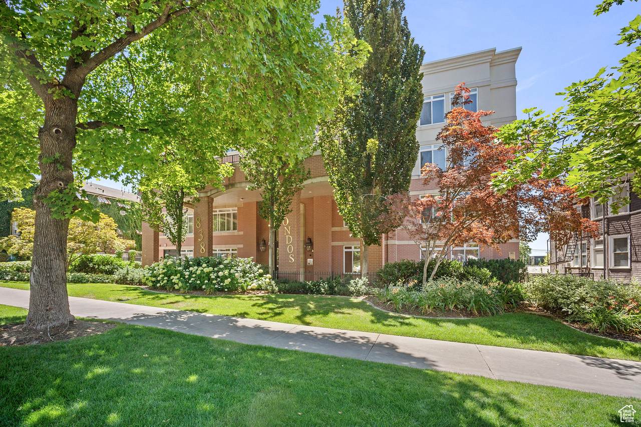 838 South Temple St - Photo 1