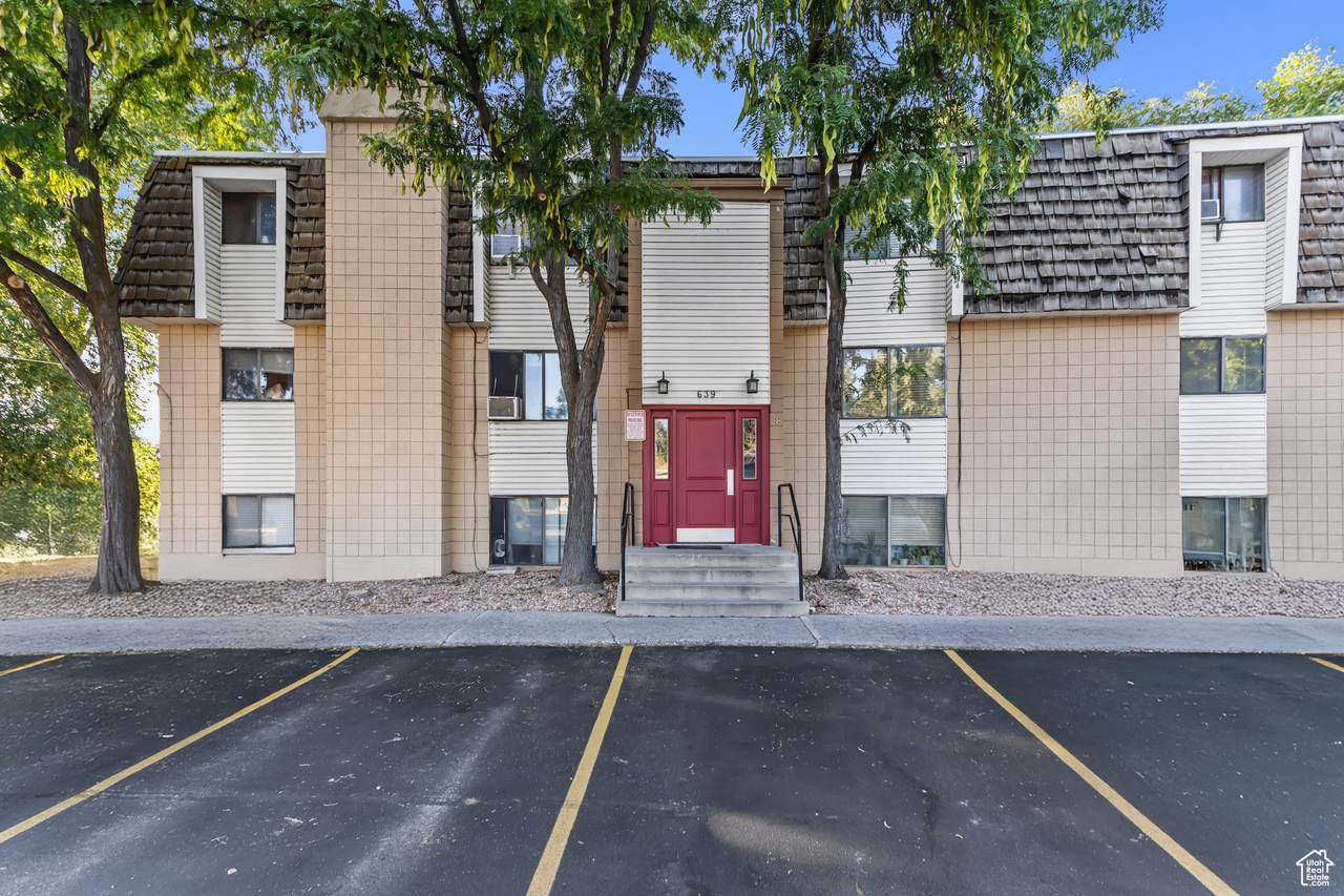 639 Swenson Ave - Photo 1