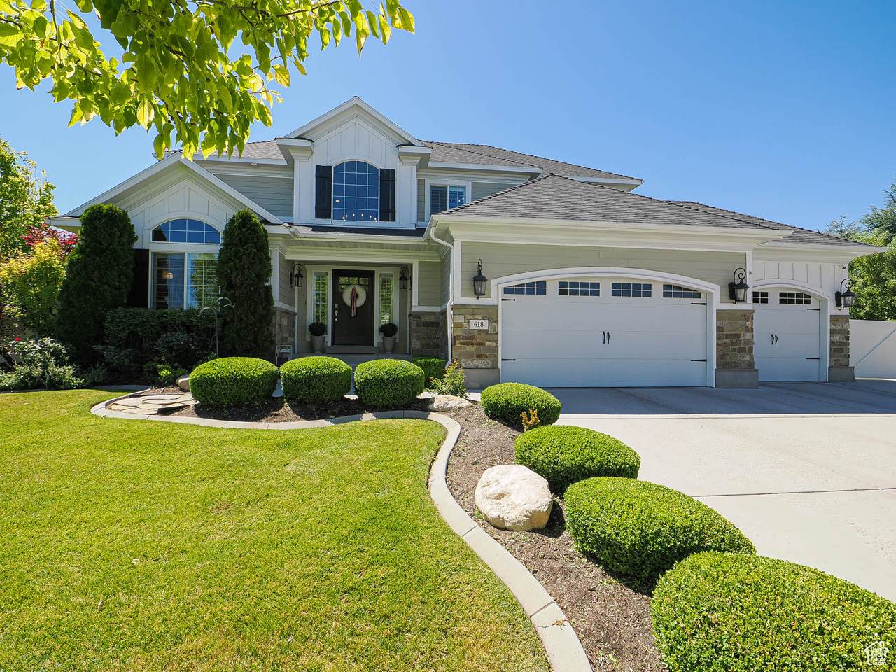 618 Beaumont Way - Photo 1