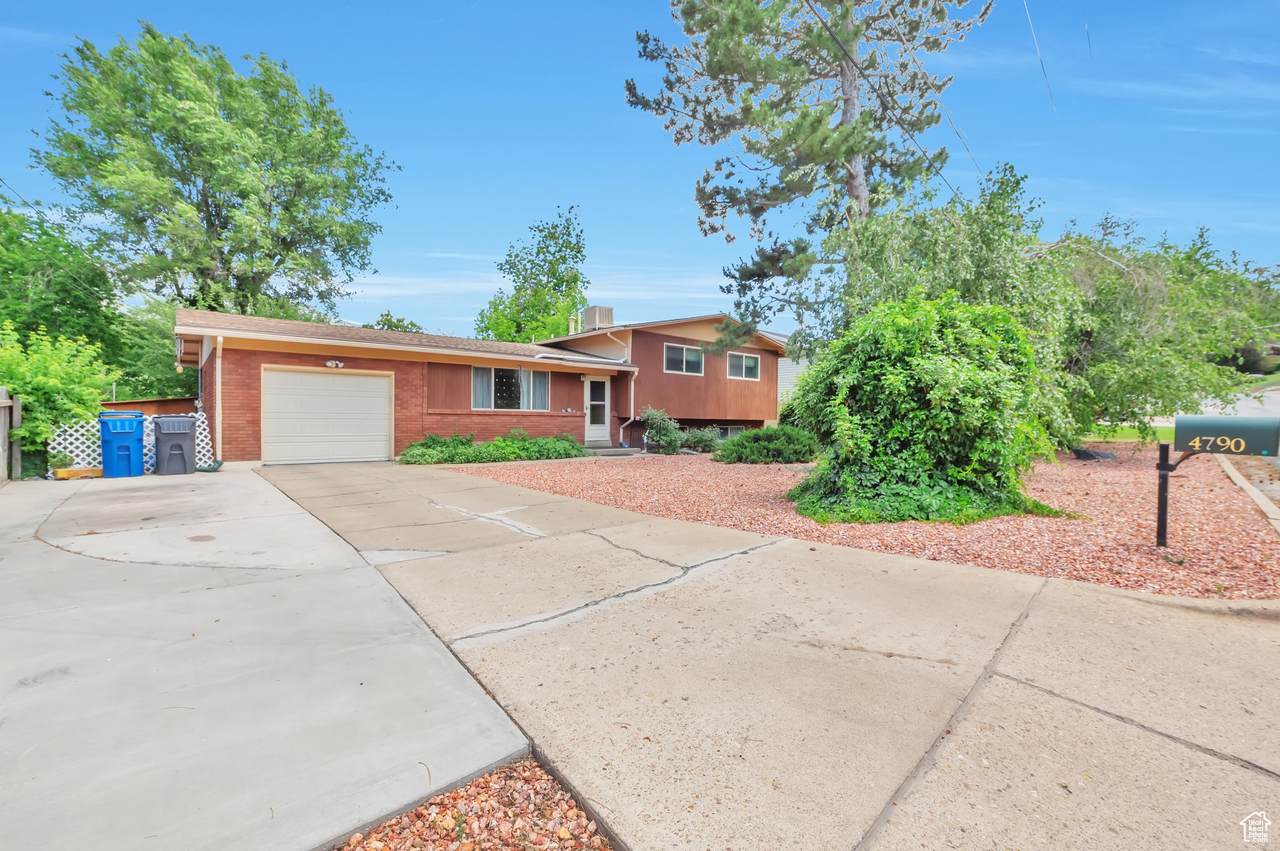 4790 Burch Dr - Photo 1