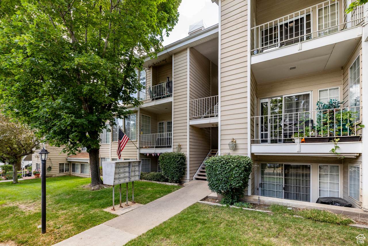 650 Main St - Photo 1