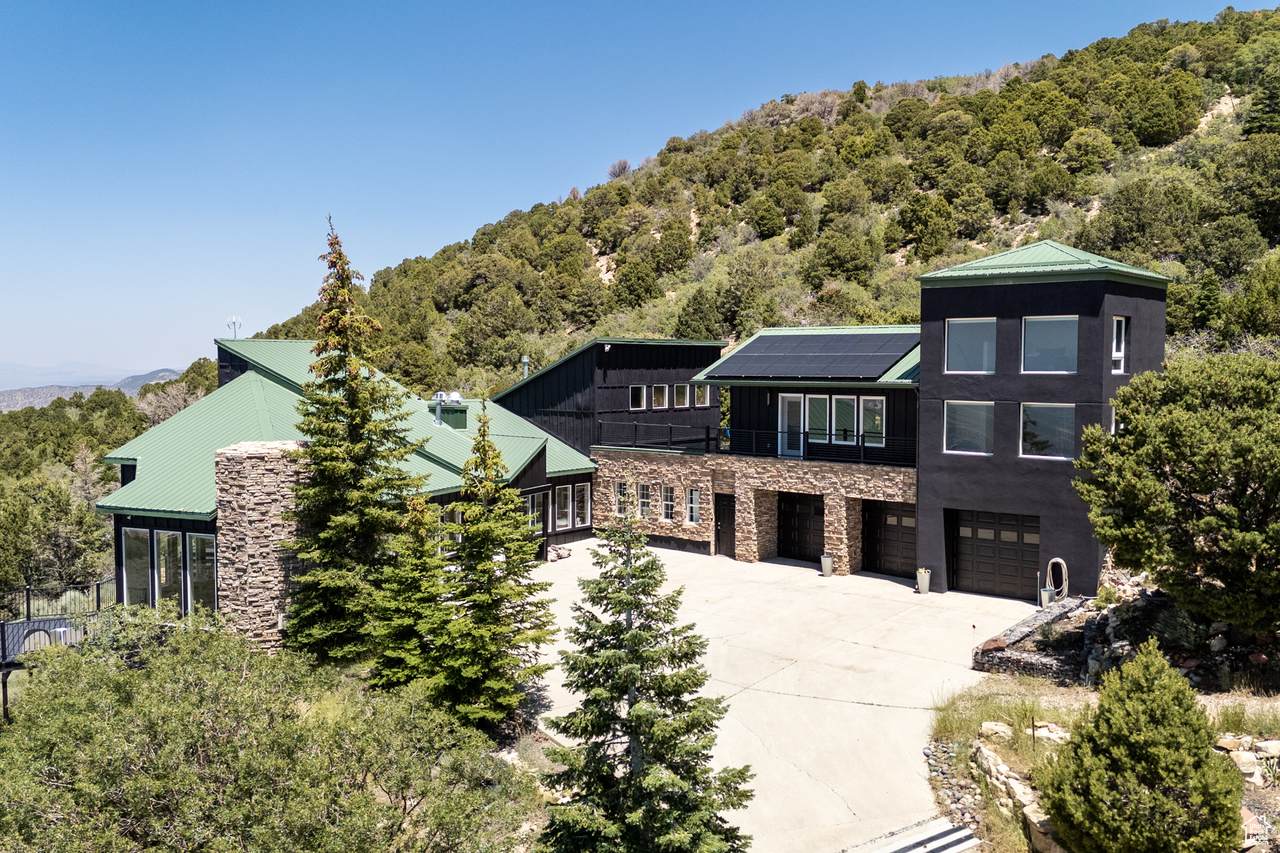 1227 High Valley View Cir - Photo 1