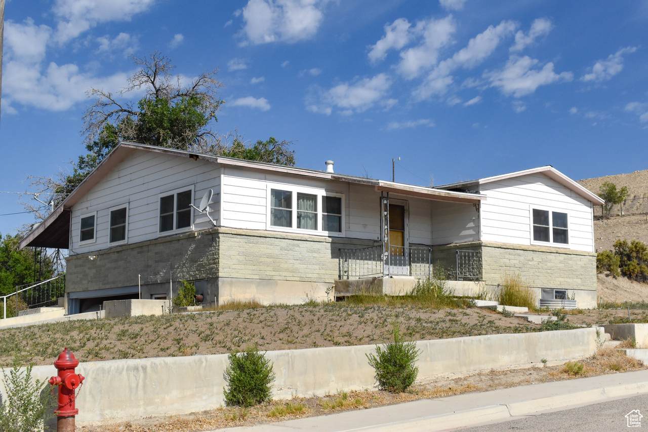 215 Center St - Photo 1