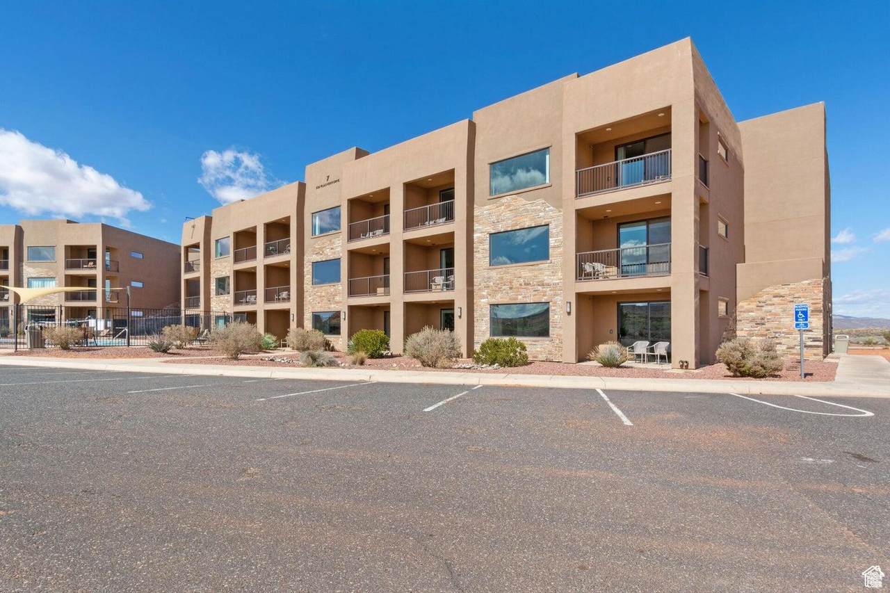 5160 Villas Dr - Photo 1