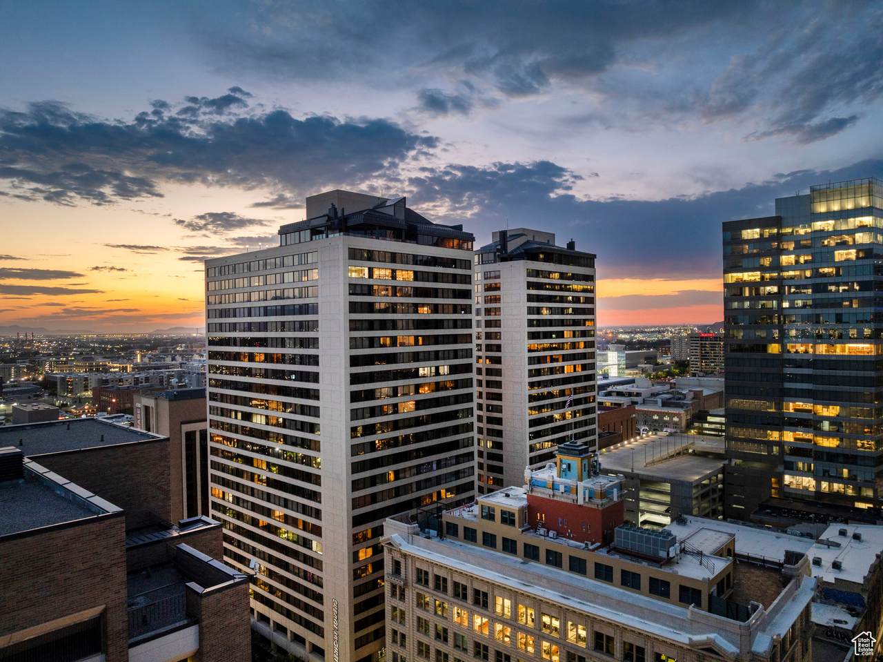 44 Broadway - Photo 1