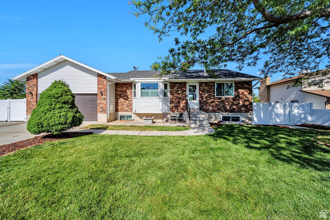 7027 Angelsea Dr - Photo 1