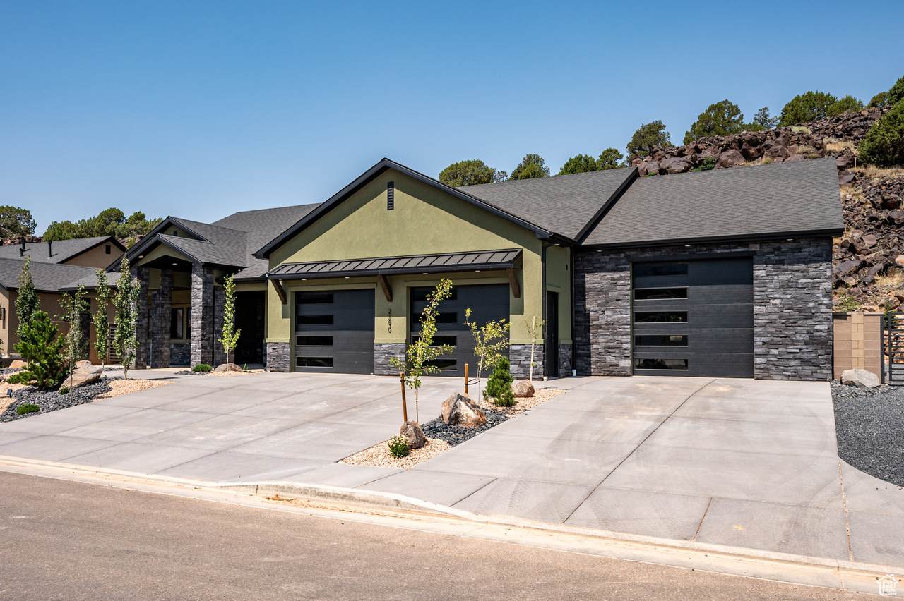 2290 Canyon Cir - Photo 1