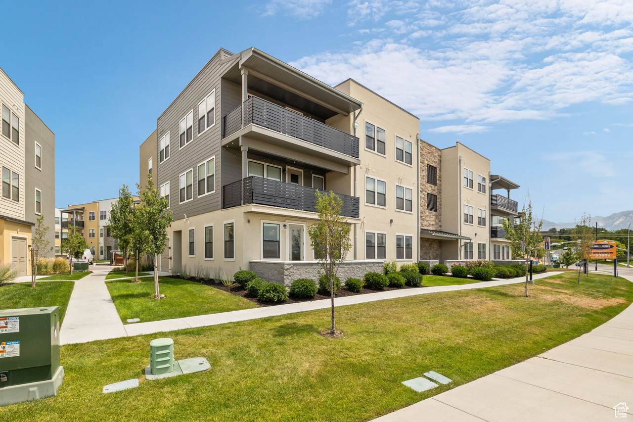 8392 Sky Mirror Ln - Photo 1