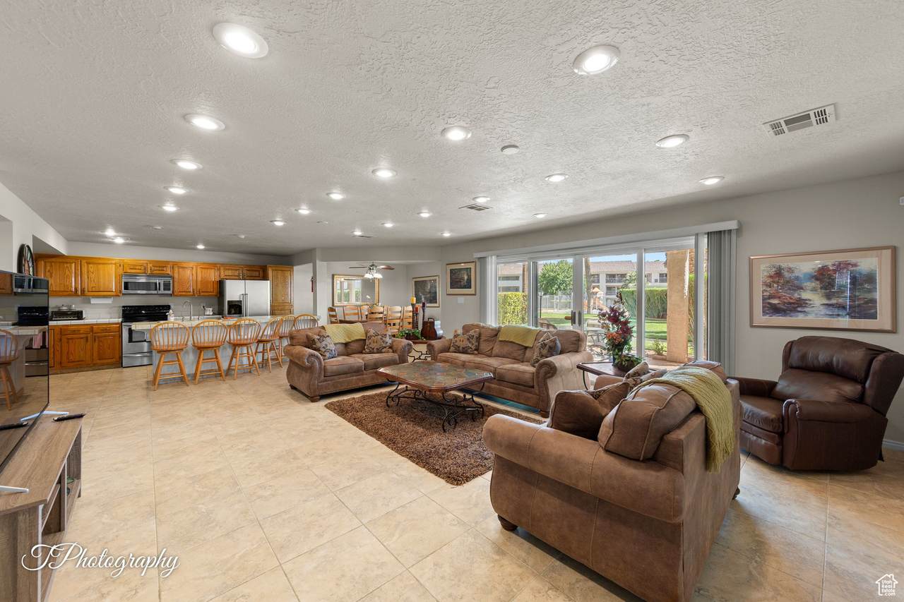 1845 Canyon View Dr - Photo 1