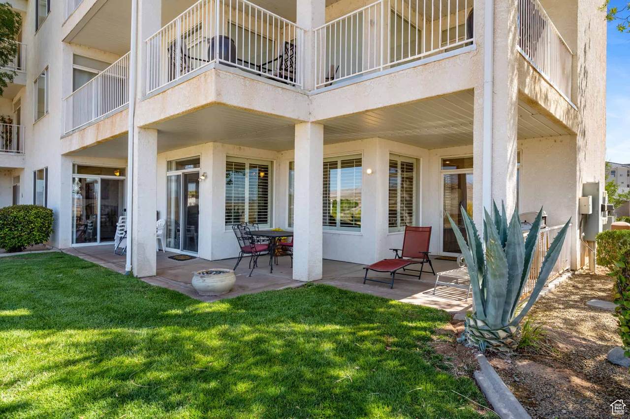 1845 Canyon Dr - Photo 1