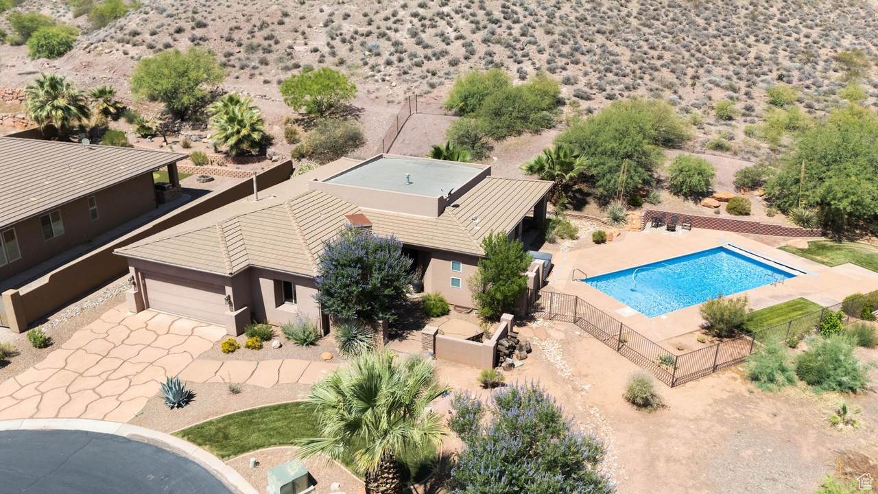 584 Dixie Dr - Photo 1