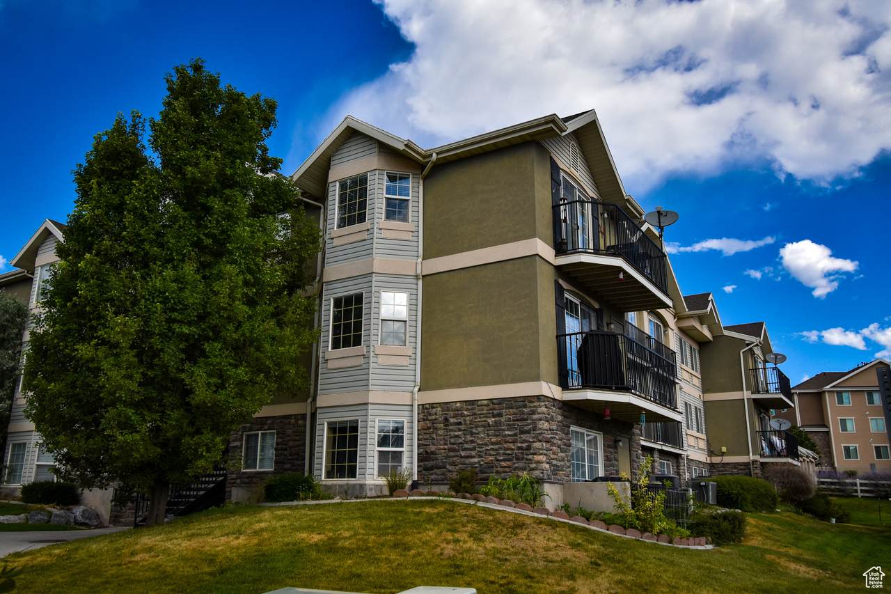 2127 Morning Star Dr - Photo 1