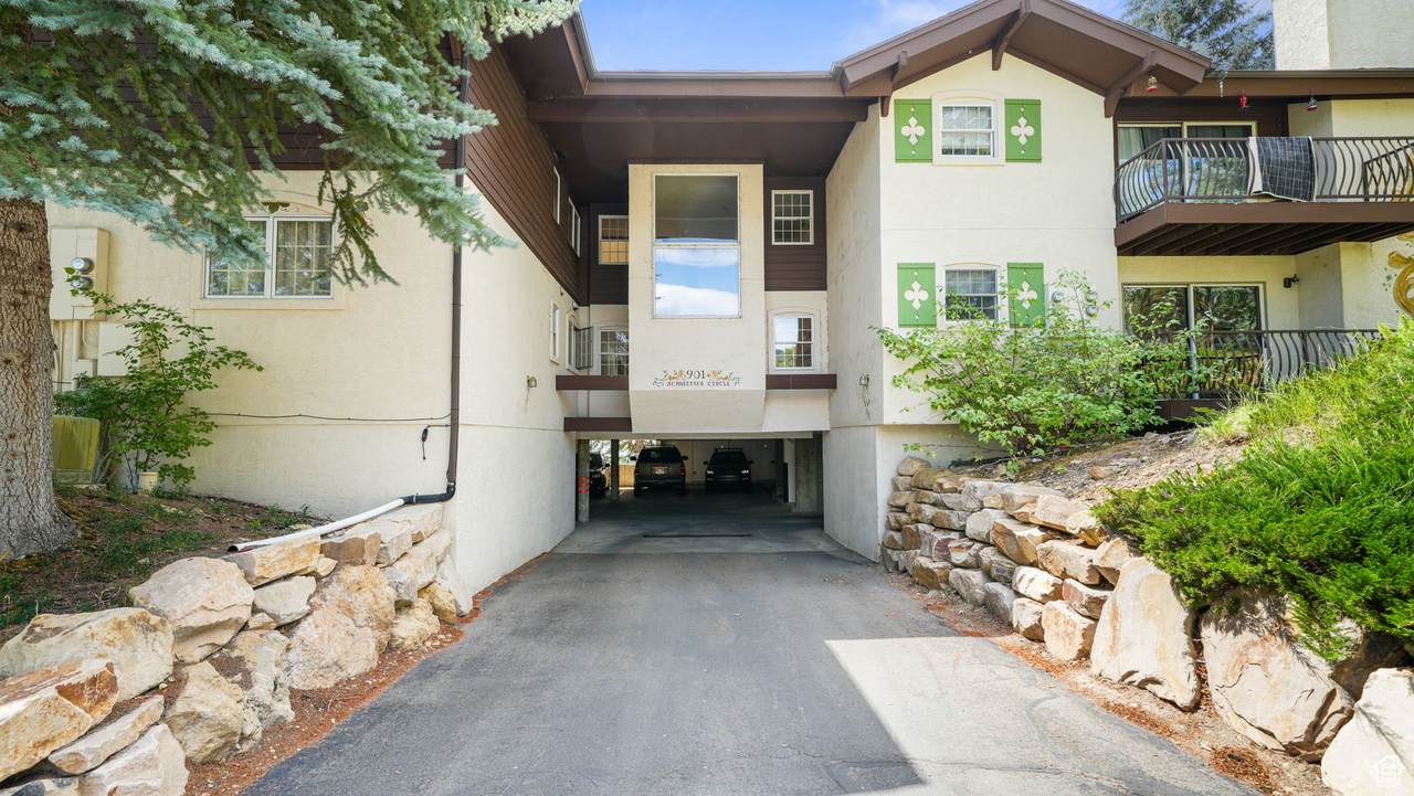 901 Schneitter Cir - Photo 1