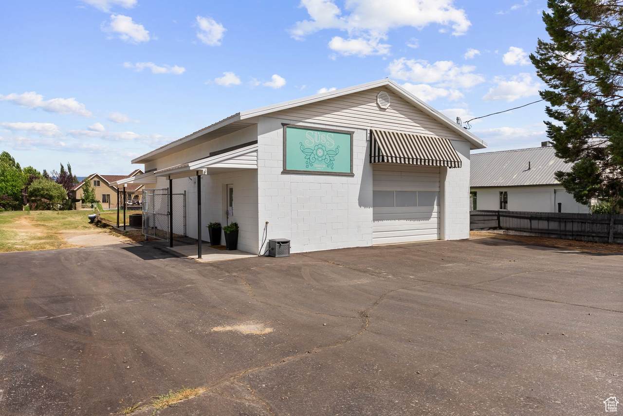 275 Center St - Photo 1