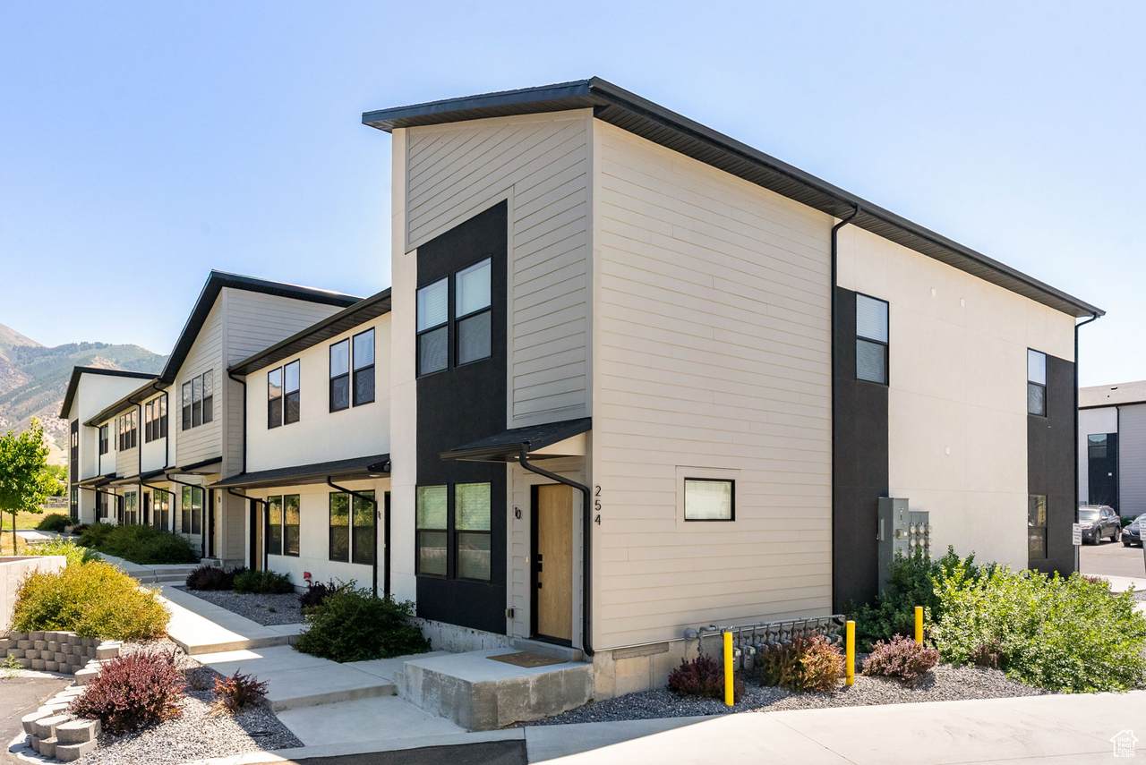 254 Spring Creek Pkwy - Photo 1