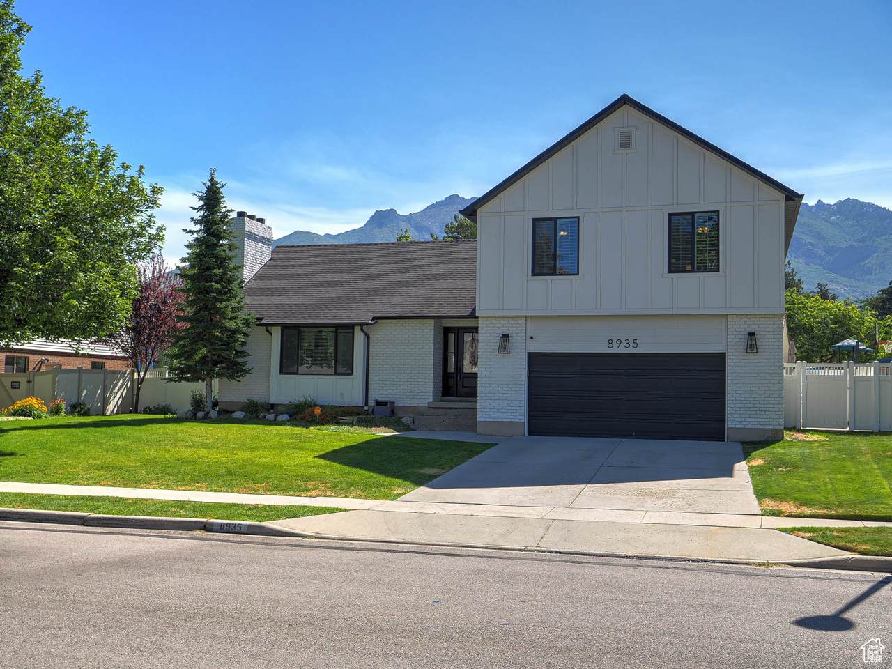 8935 Sheffield Way - Photo 1