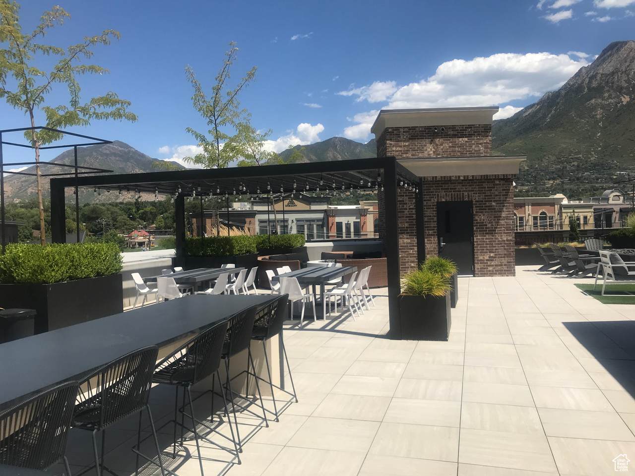 2240 Laney Ave - Photo 1