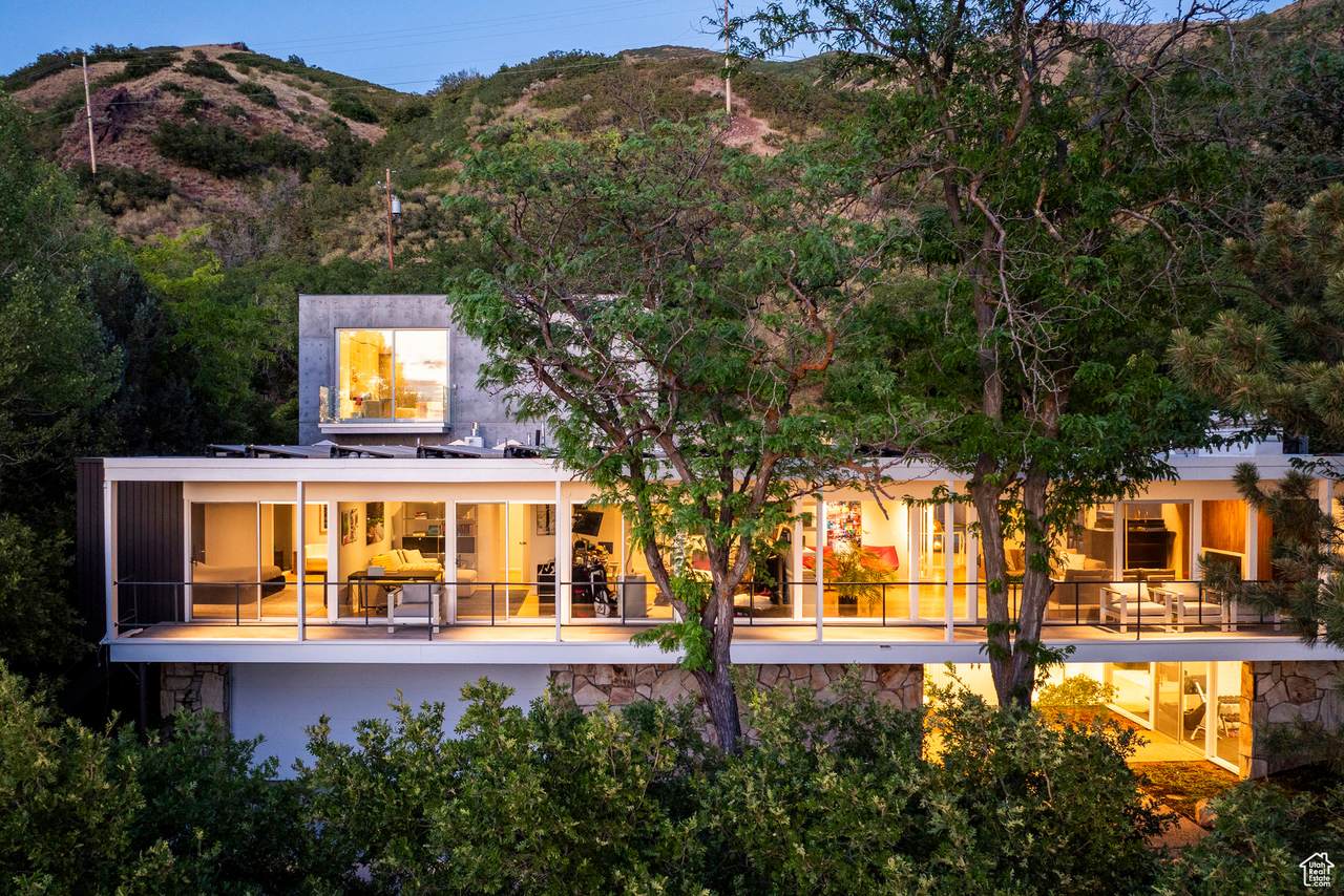 1497 Devonshire Dr - Photo 1