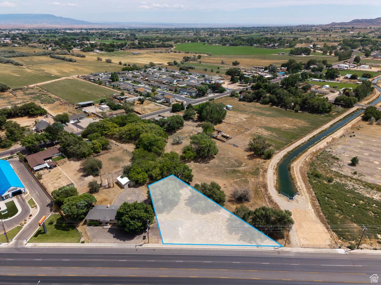 1600 Hwy 40 - Photo 1