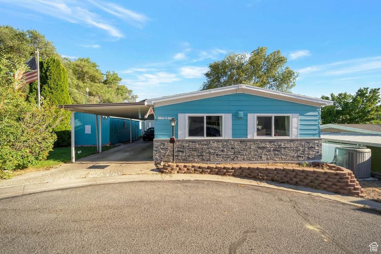 1077 500 St - Photo 1