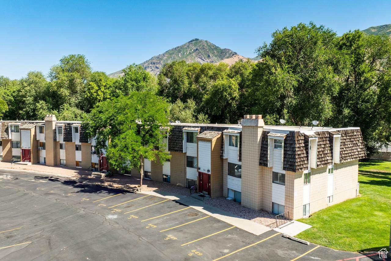 649 Swenson Ave - Photo 1