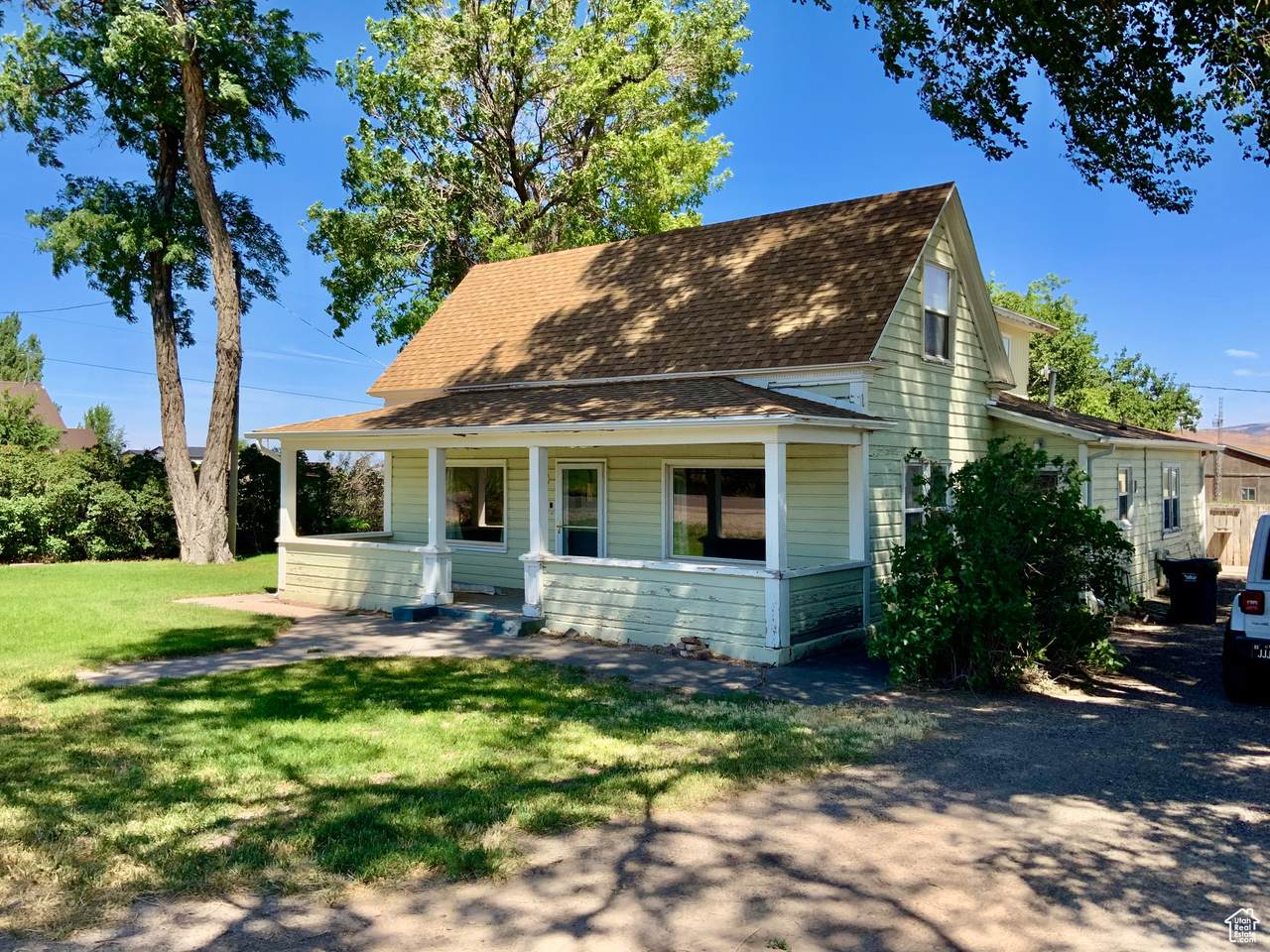 630 Main St - Photo 1