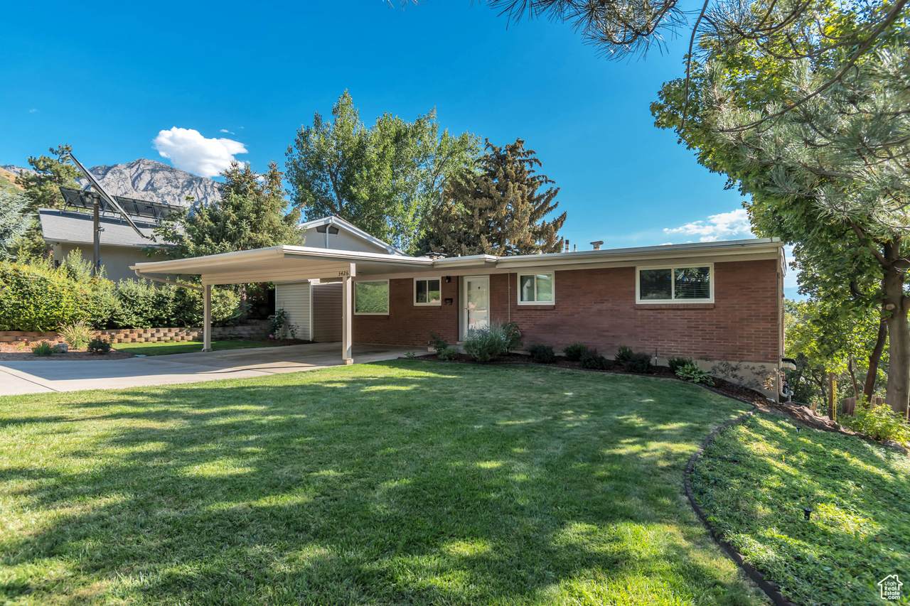 3426 Crestwood Dr - Photo 1