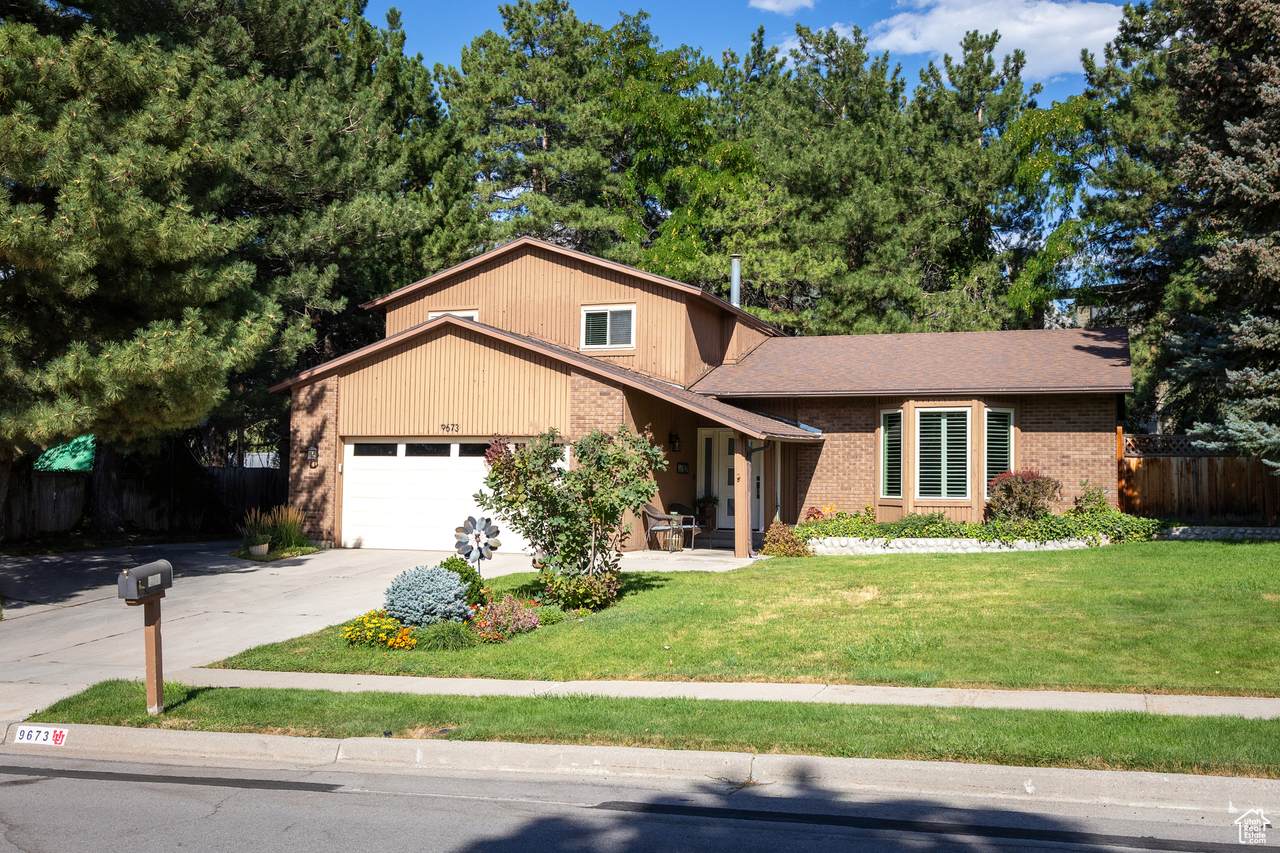 9673 Chylene Dr - Photo 1