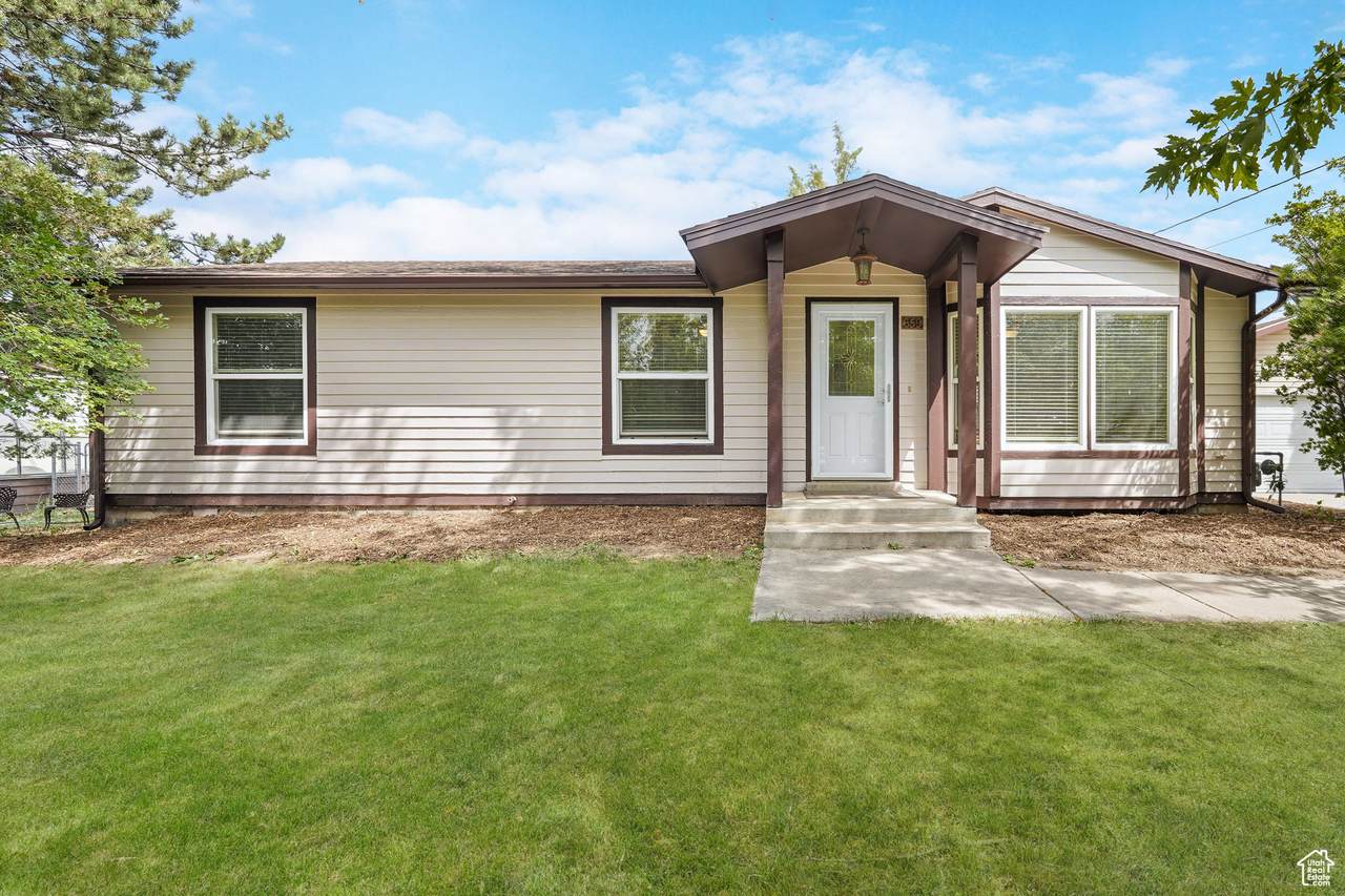 659 Pioneer Rd - Photo 1