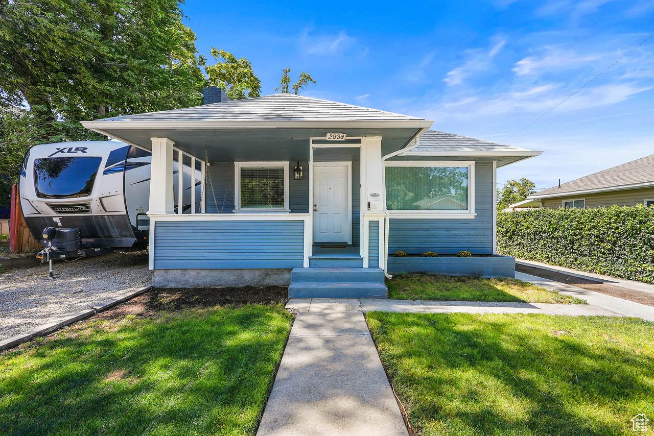 2938 Cyprus Ln - Photo 1