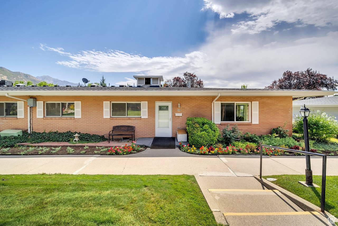 2203 Carriage Ln - Photo 1