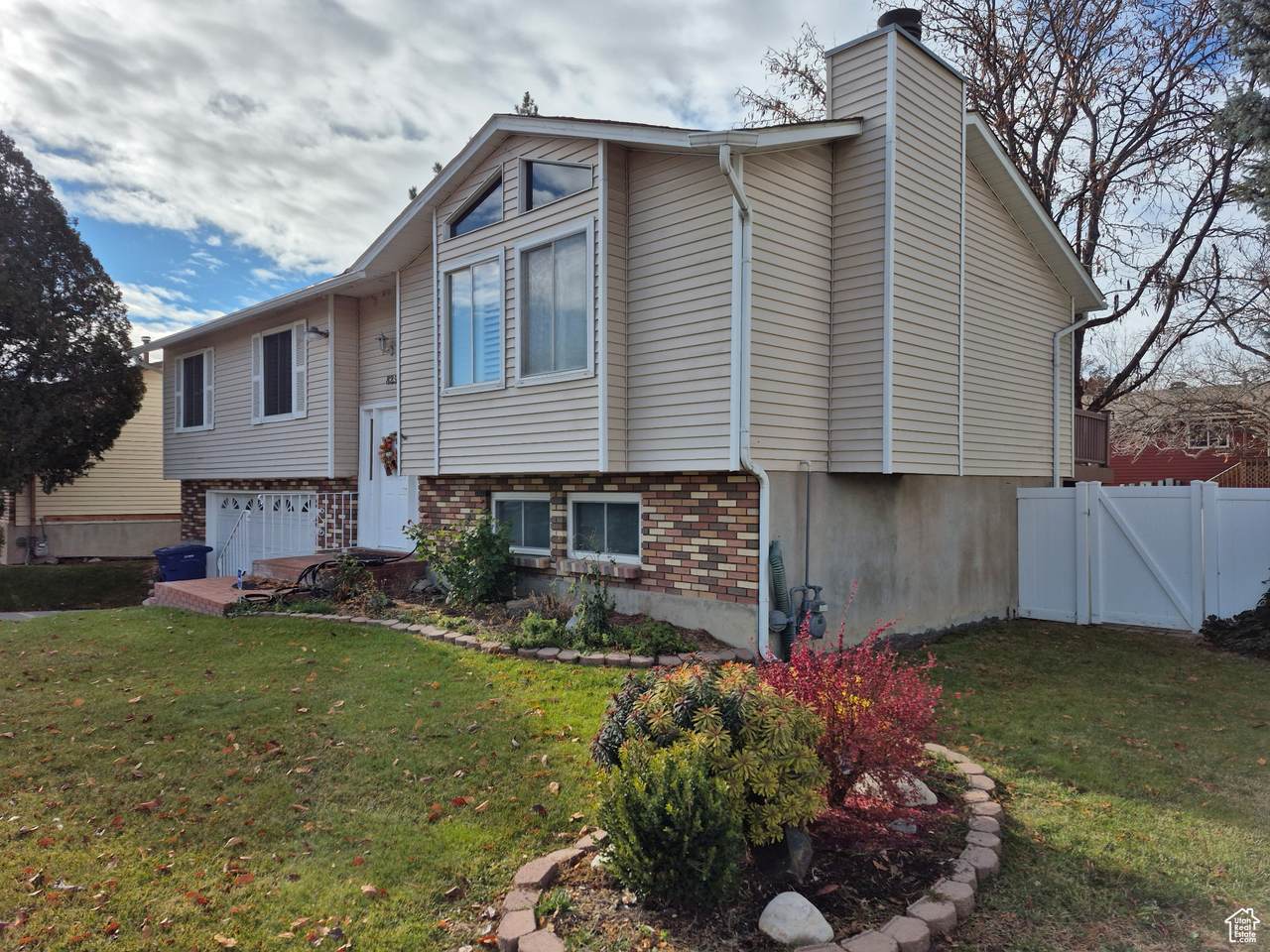 825 Star Crest Dr - Photo 1