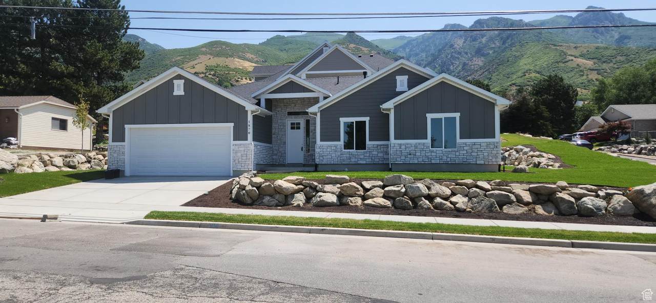 1870 Valley View Dr - Photo 1