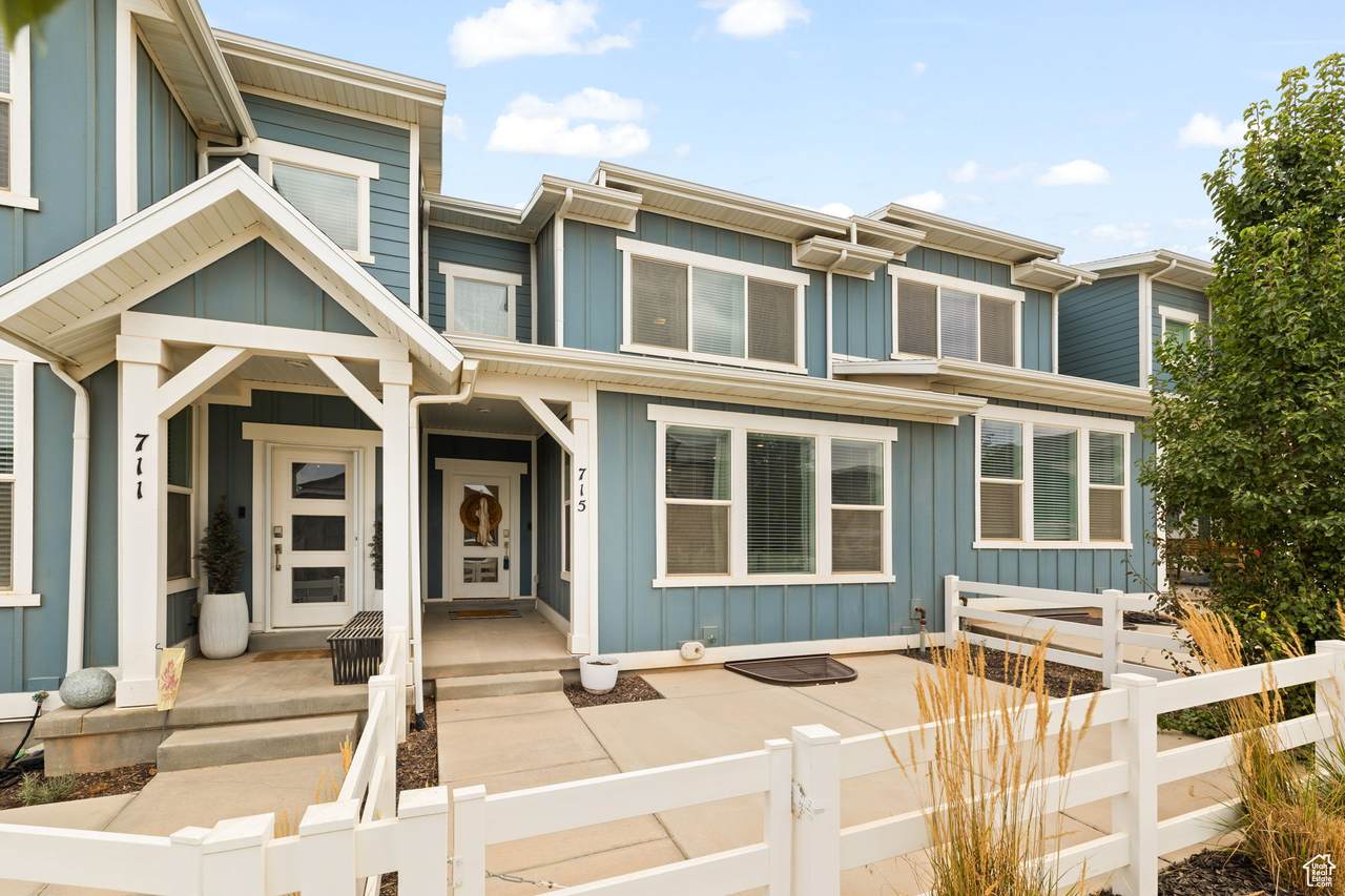 715 Miller Ave - Photo 1