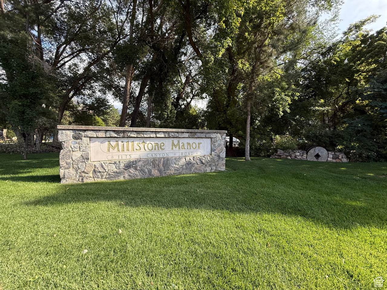 1175 Canyon Rd - Photo 1