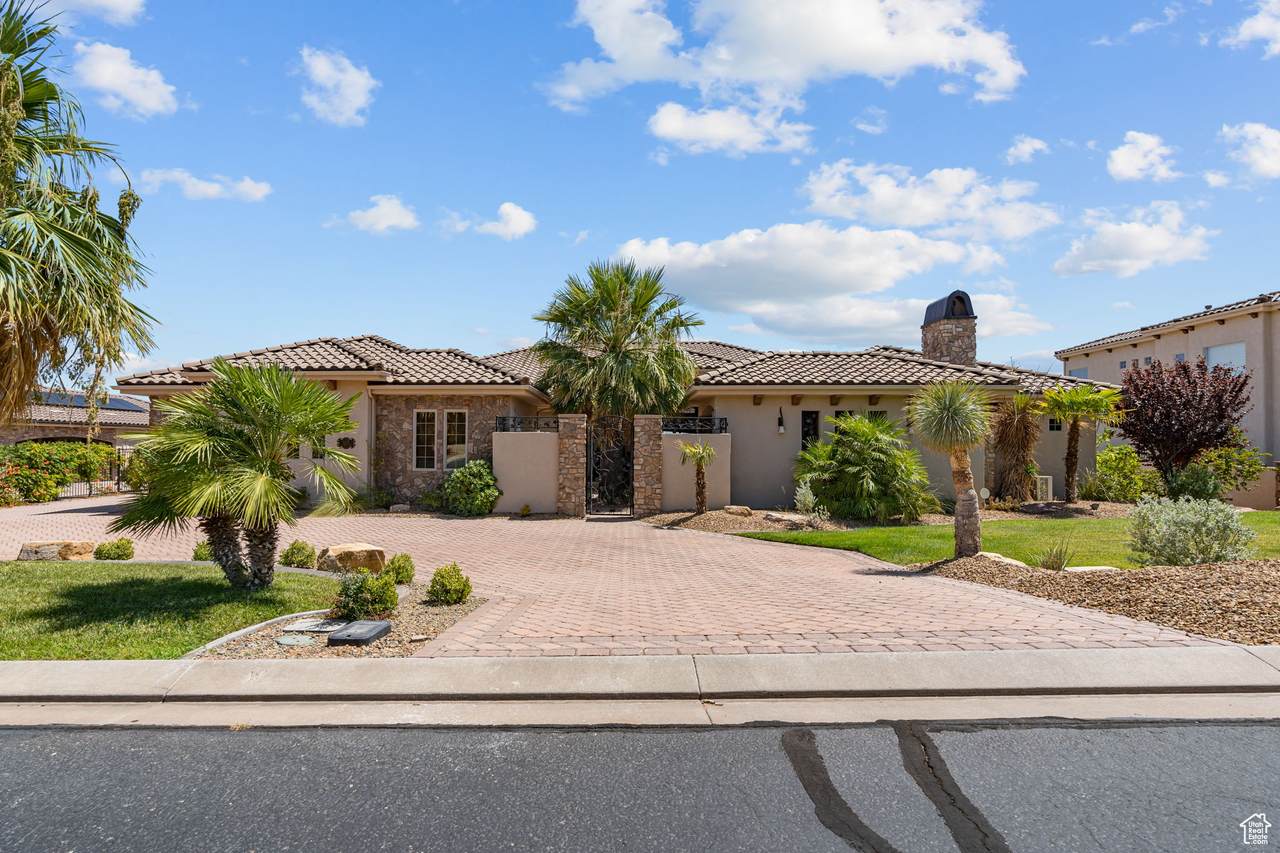 1343 Cambridge Ave - Photo 1