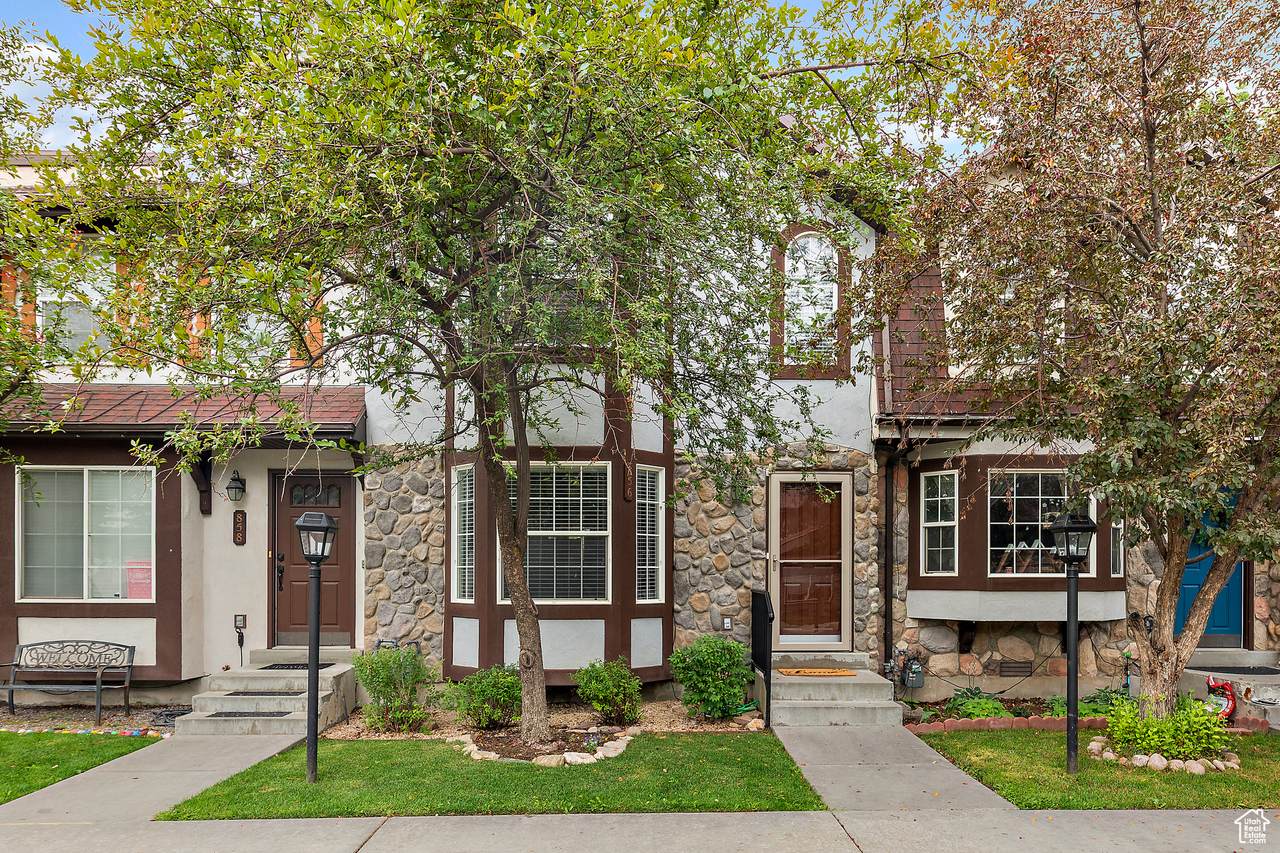 856 Zurich Ln - Photo 1