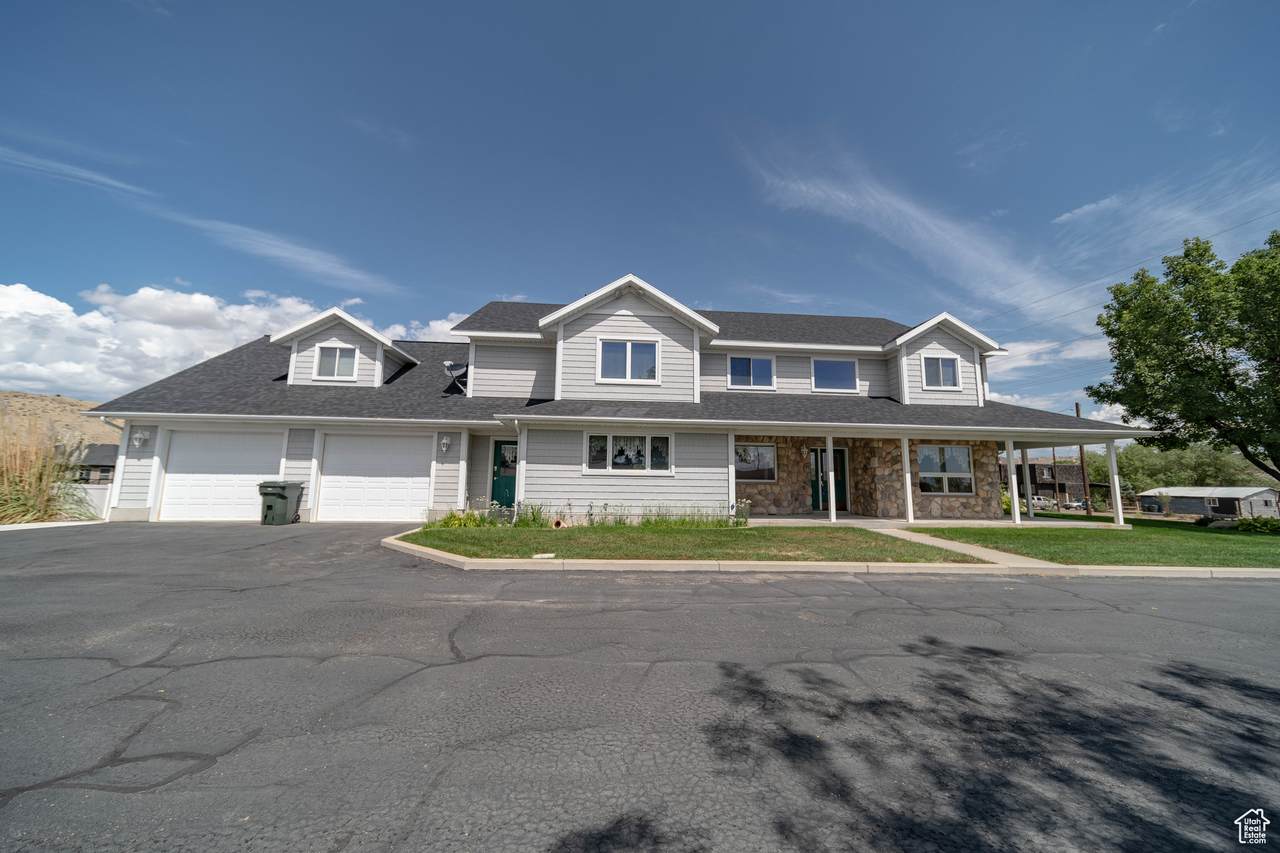 401 Fairgrounds Rd - Photo 1